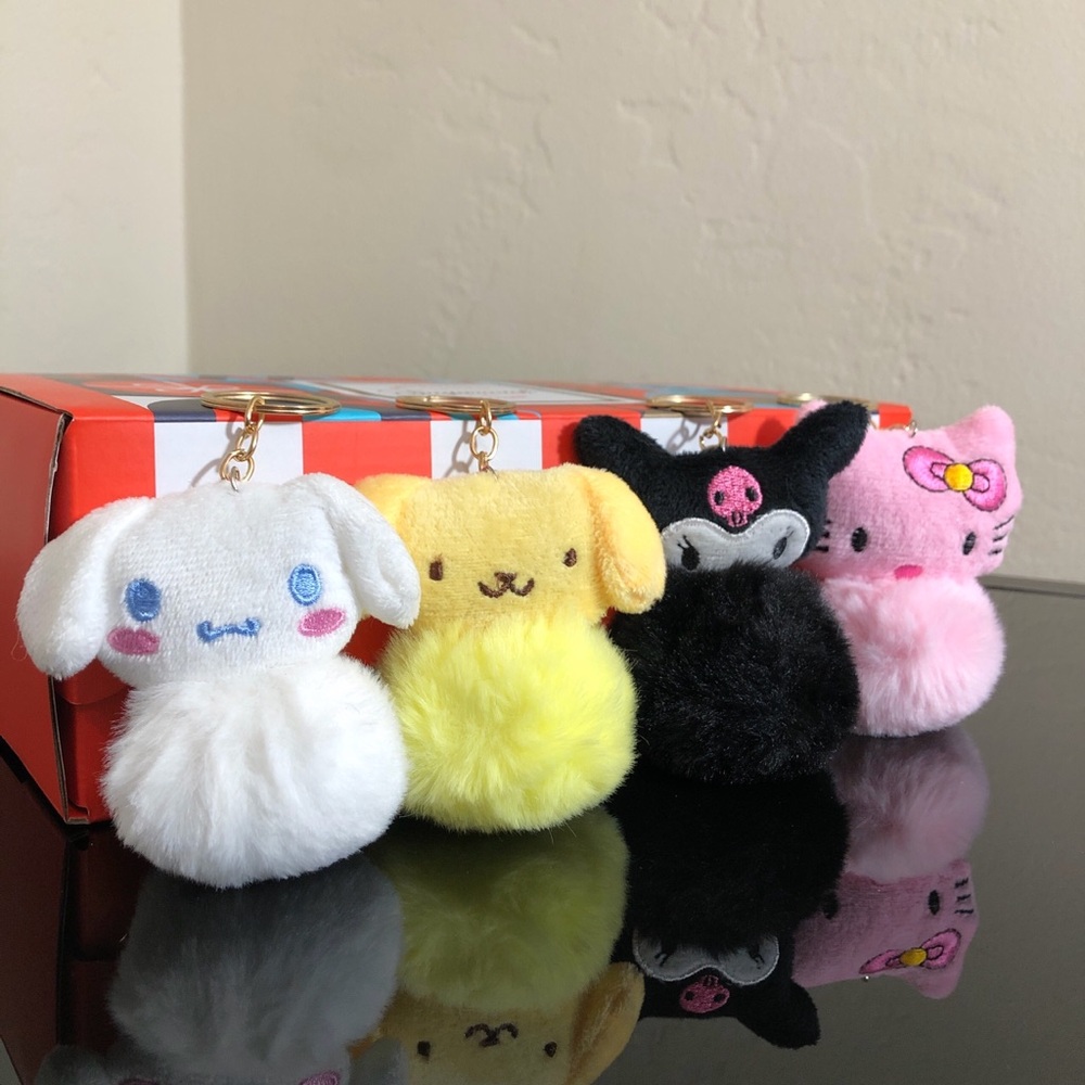 Hello Kitty and Friends Keychains Set - Picture 2 of 2